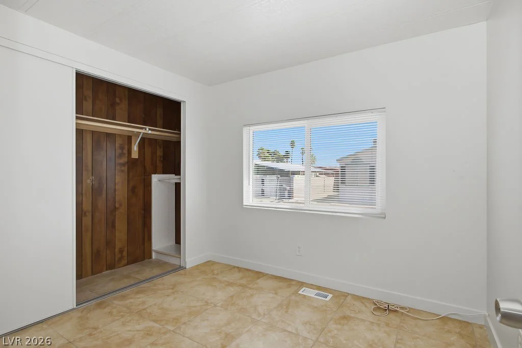 3529 Death Valley, Las Vegas, NV 89122