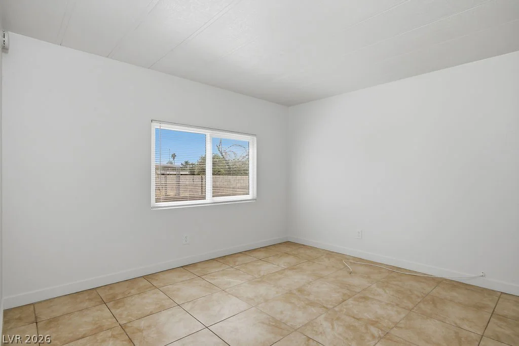 3529 Death Valley, Las Vegas, NV 89122