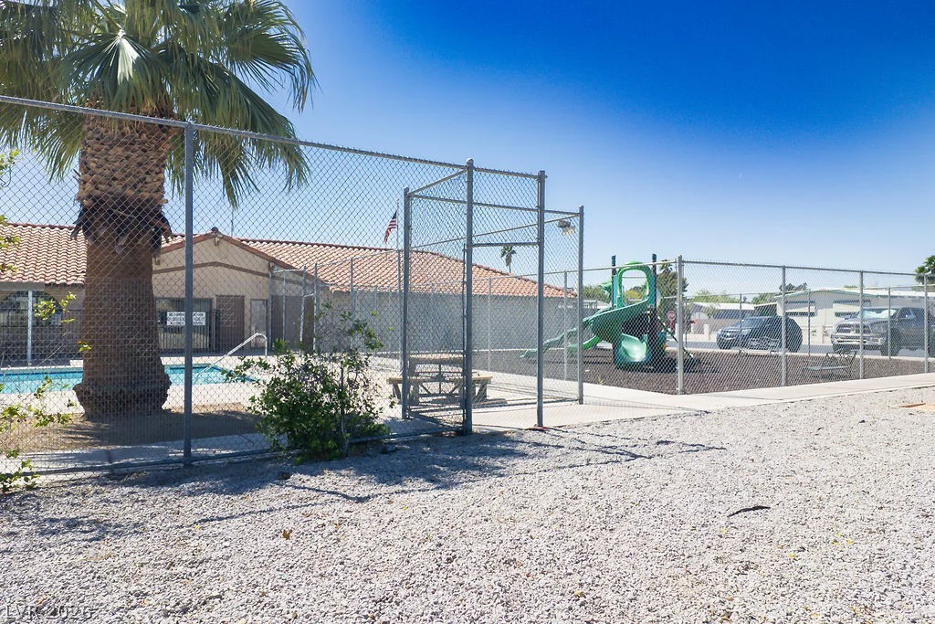 3529 Death Valley, Las Vegas, NV 89122