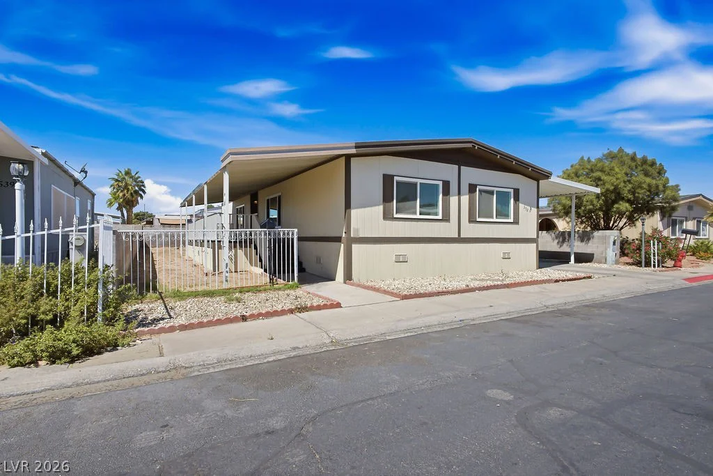 3529 Death Valley, Las Vegas, NV 89122