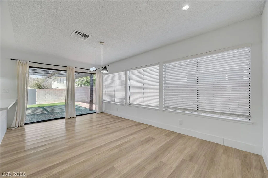 4840 Summerhill, Las Vegas, NV 89121