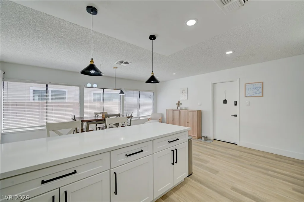 4840 Summerhill, Las Vegas, NV 89121