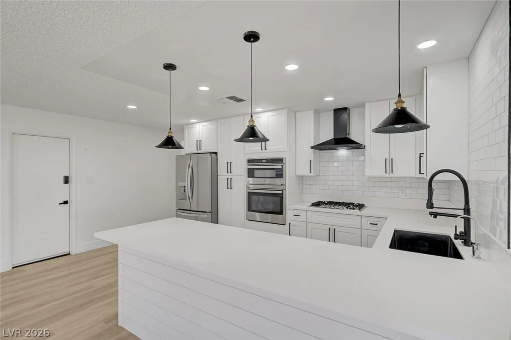 4840 Summerhill, Las Vegas, NV 89121
