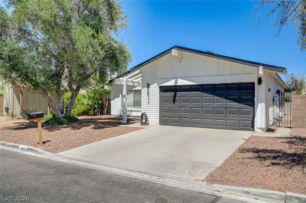 4840 Summerhill, Las Vegas, NV 89121