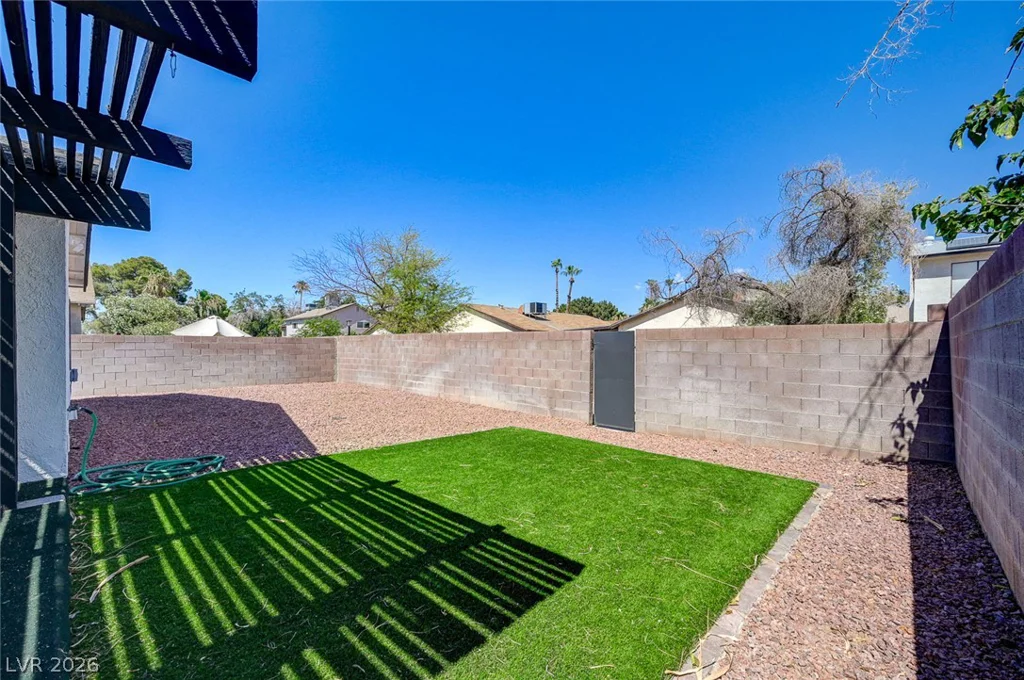4840 Summerhill, Las Vegas, NV 89121
