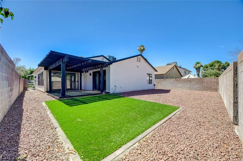 4840 Summerhill, Las Vegas, NV 89121