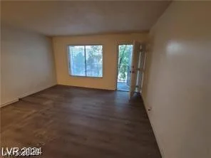 615 Royal Crest, Las Vegas, NV 89169