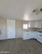 2884 Green Tree, Las Vegas, NV 89142