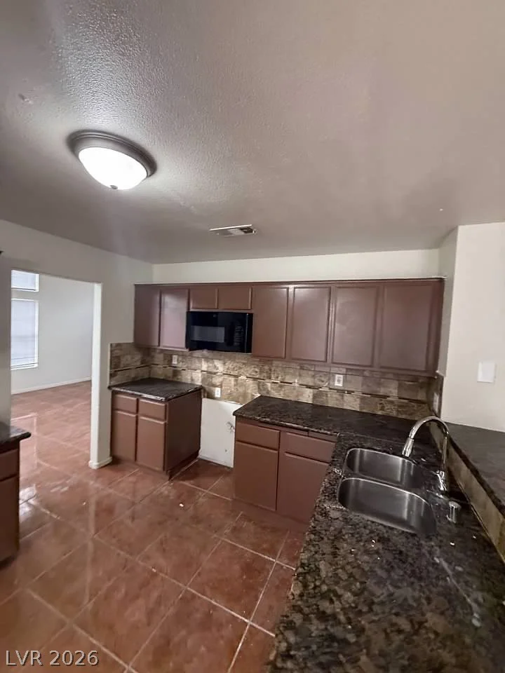 5115 Blossom, Las Vegas, NV 89142