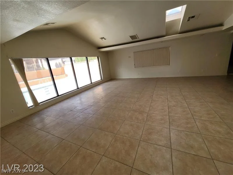 3480 Hacienda, Las Vegas, NV 89120