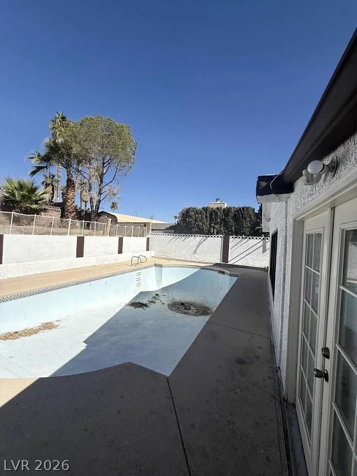 3480 Hacienda, Las Vegas, NV 89120