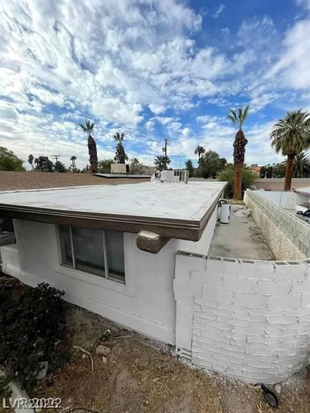 1413 Bryn Mawr, Las Vegas, NV 89102