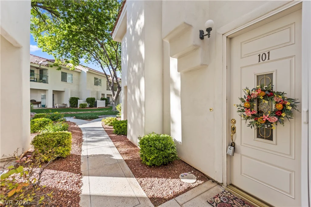 7640 Rolling View, Las Vegas, NV 89149