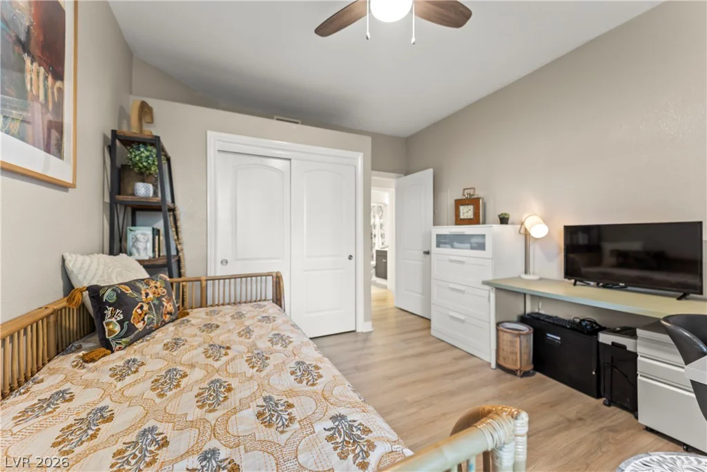 7640 Rolling View, Las Vegas, NV 89149