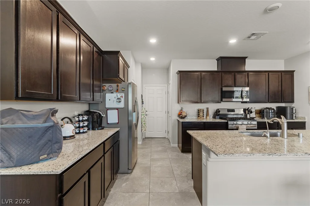 7215 Dazzle Point, North Las Vegas, NV 89084