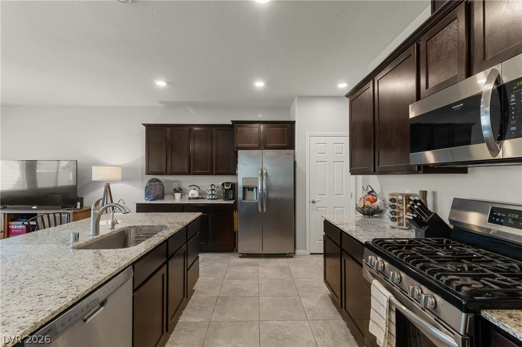 7215 Dazzle Point, North Las Vegas, NV 89084