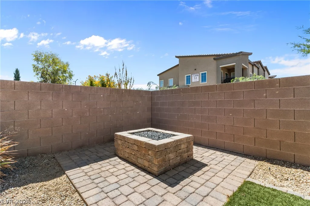 7215 Dazzle Point, North Las Vegas, NV 89084