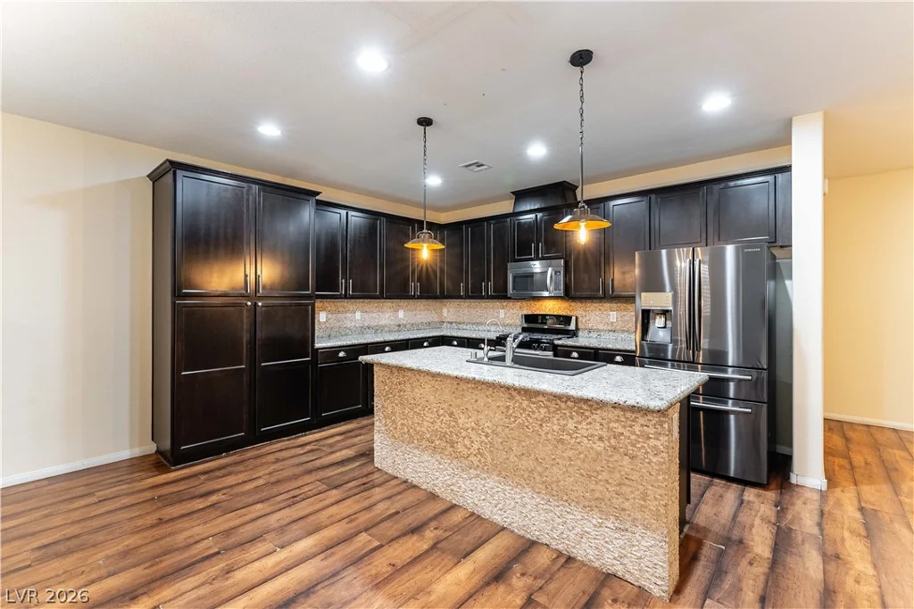 7741 Donner Peak, Las Vegas, NV 89166