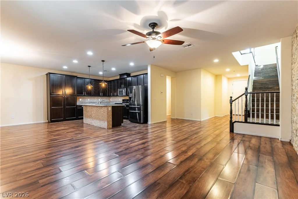 7741 Donner Peak, Las Vegas, NV 89166