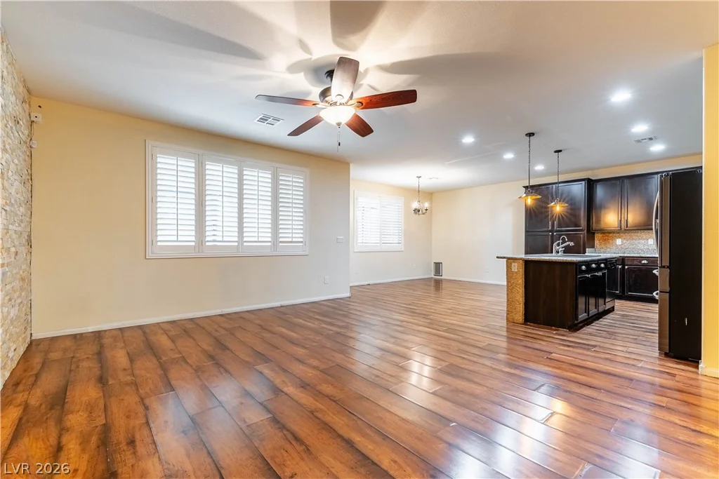 7741 Donner Peak, Las Vegas, NV 89166