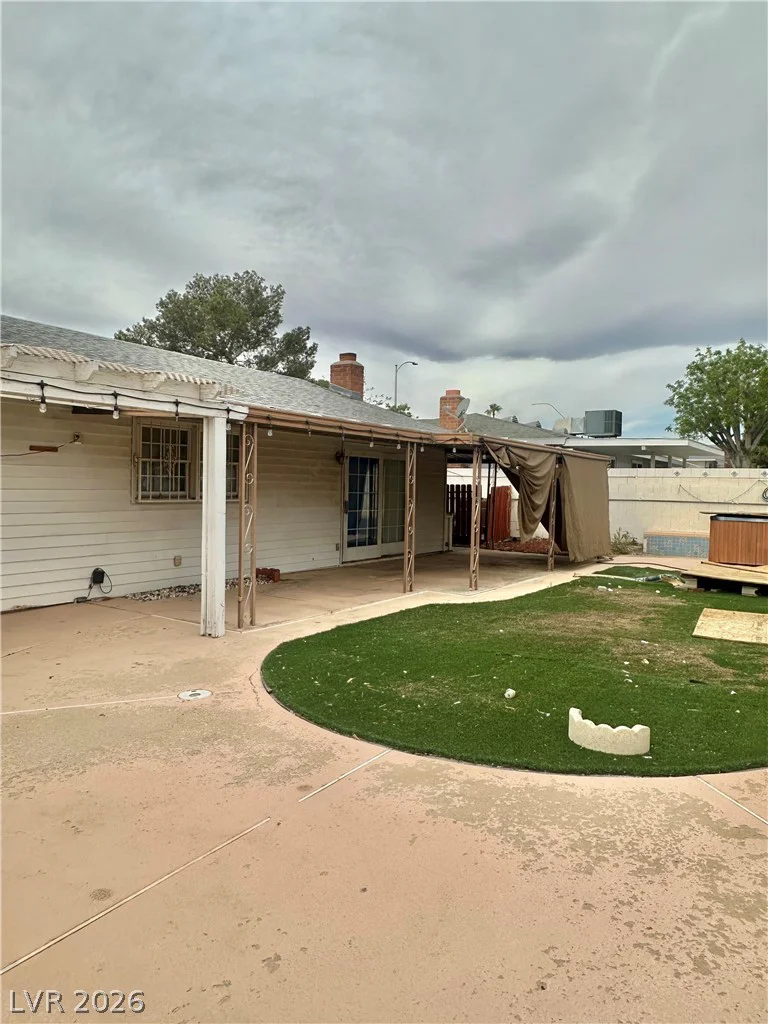 4060 Harmon, Las Vegas, NV 89121