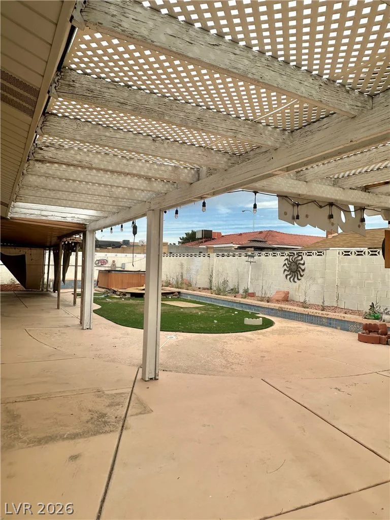 4060 Harmon, Las Vegas, NV 89121
