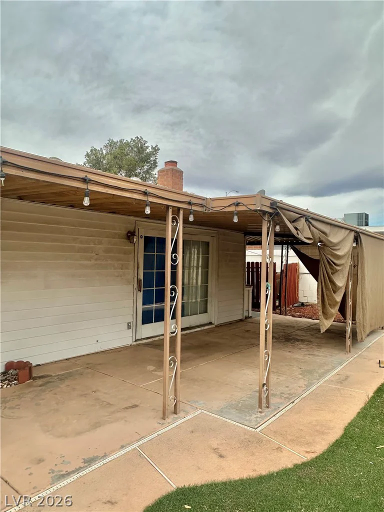 4060 Harmon, Las Vegas, NV 89121