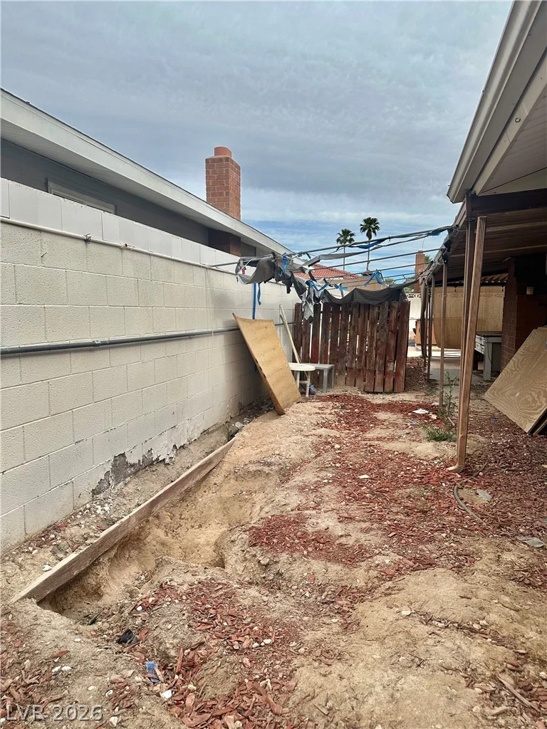 4060 Harmon, Las Vegas, NV 89121
