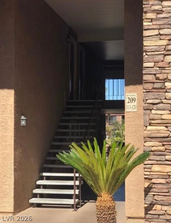 5081 River Glen, Las Vegas, NV 89103
