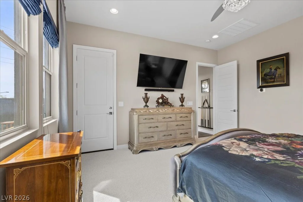 70 Nine Mile Creek, Las Vegas, NV 89138