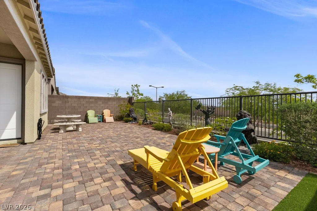 70 Nine Mile Creek, Las Vegas, NV 89138