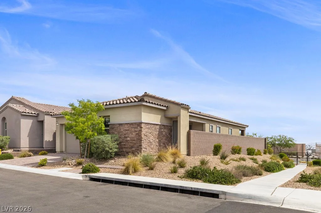 70 Nine Mile Creek, Las Vegas, NV 89138