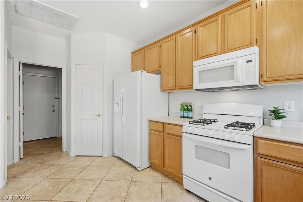 537 Lacabana Beach, Las Vegas, NV 89138