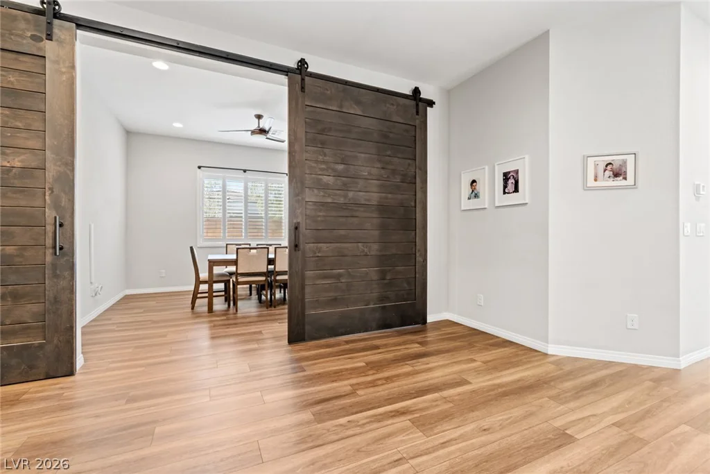 8657 Hartmont, Las Vegas, NV 89166