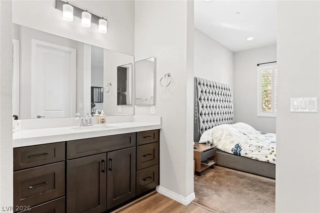 8657 Hartmont, Las Vegas, NV 89166