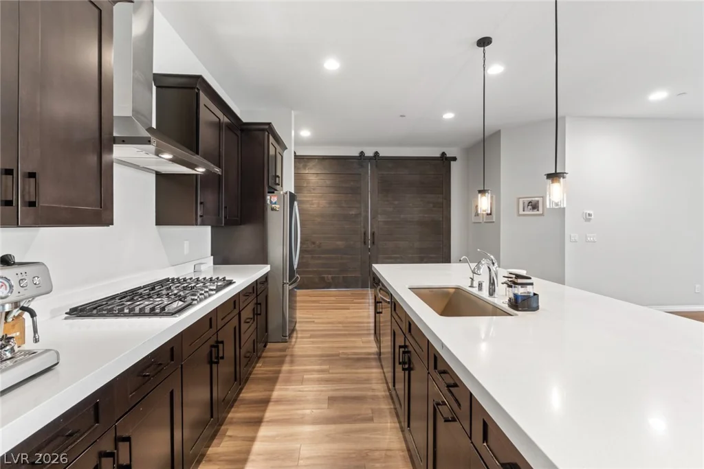 8657 Hartmont, Las Vegas, NV 89166