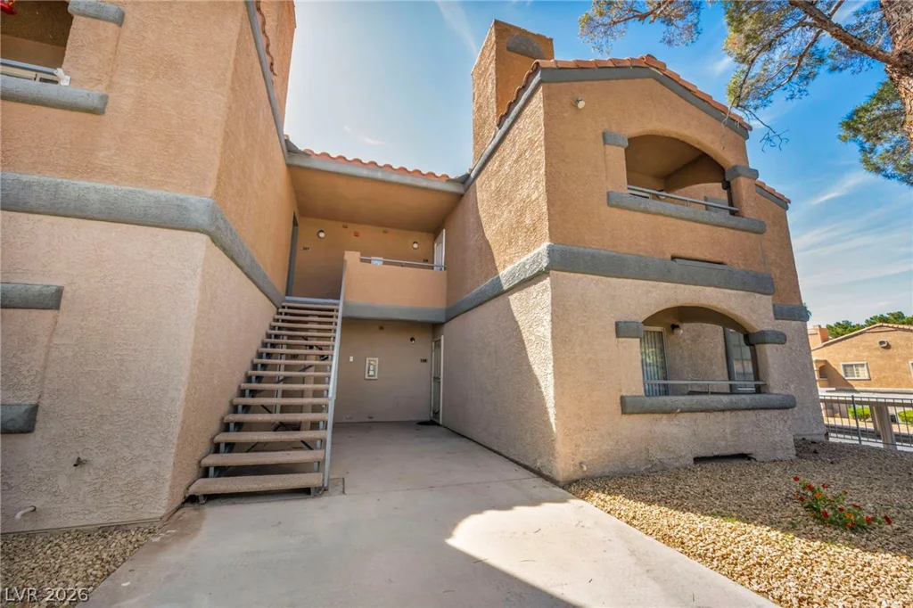 220 Mission Newport, Las Vegas, NV 89107