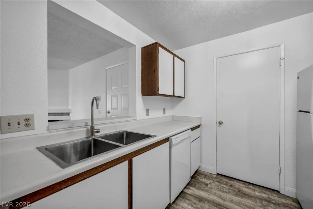 220 Mission Newport, Las Vegas, NV 89107