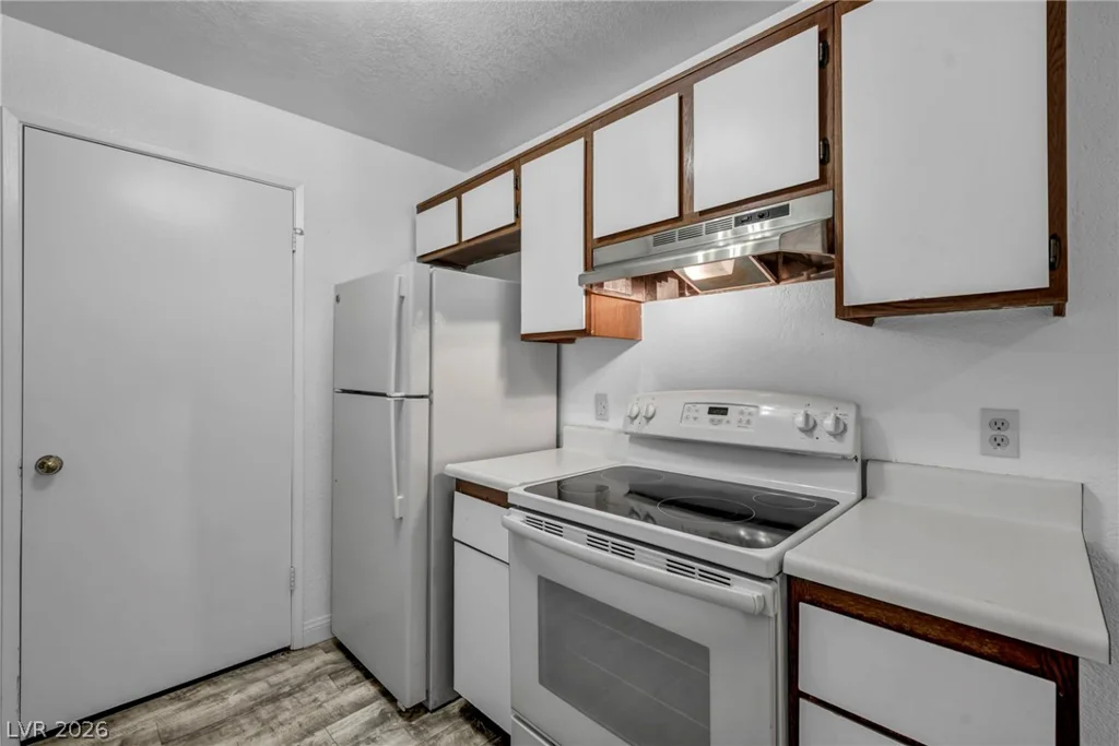 220 Mission Newport, Las Vegas, NV 89107