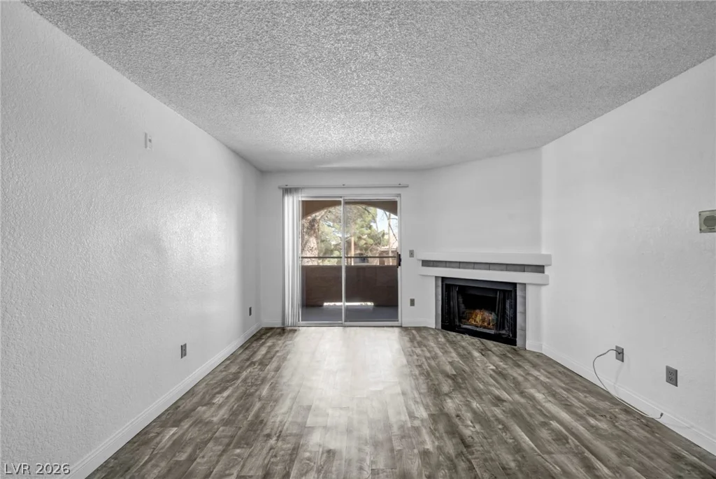 220 Mission Newport, Las Vegas, NV 89107
