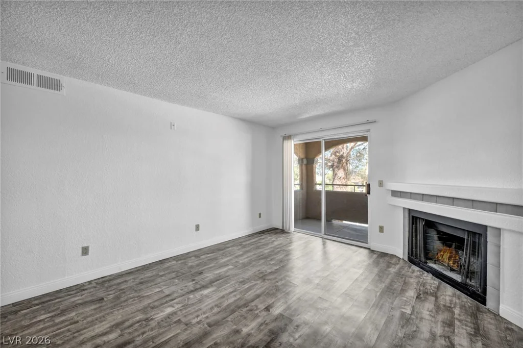 220 Mission Newport, Las Vegas, NV 89107