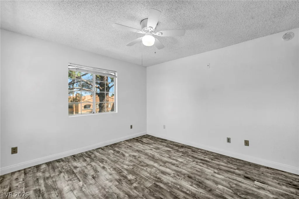 220 Mission Newport, Las Vegas, NV 89107