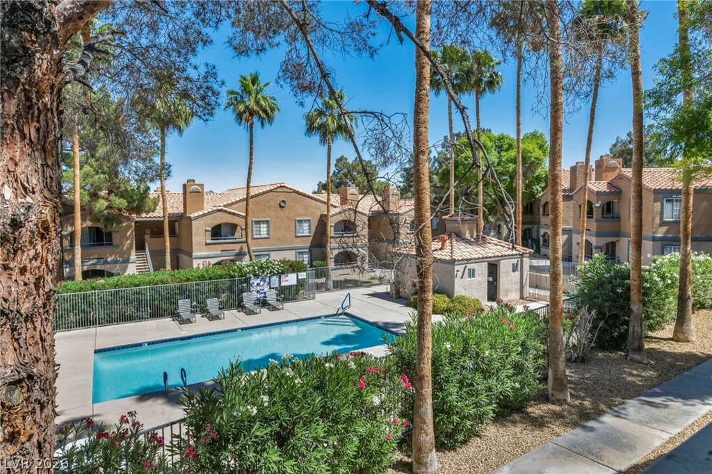 220 Mission Newport, Las Vegas, NV 89107