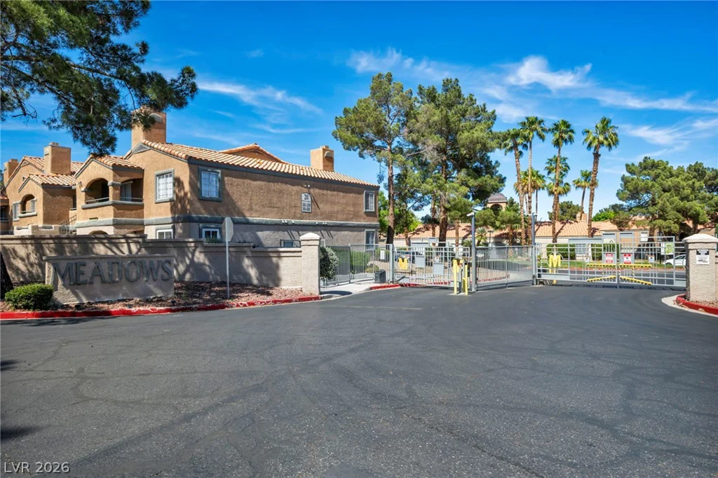 220 Mission Newport, Las Vegas, NV 89107