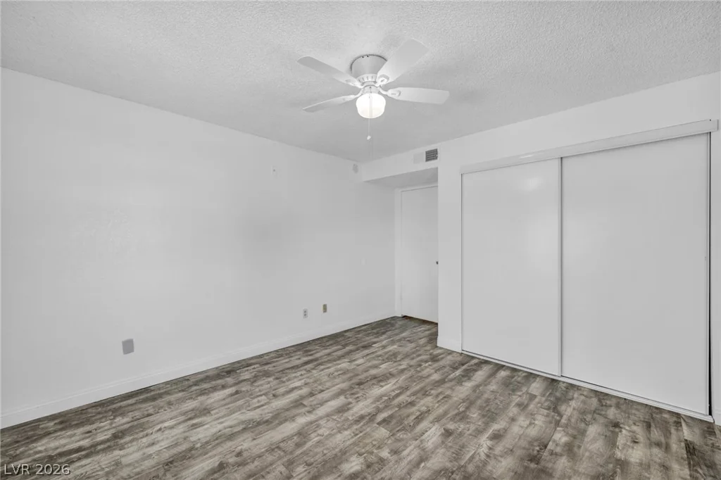 220 Mission Newport, Las Vegas, NV 89107