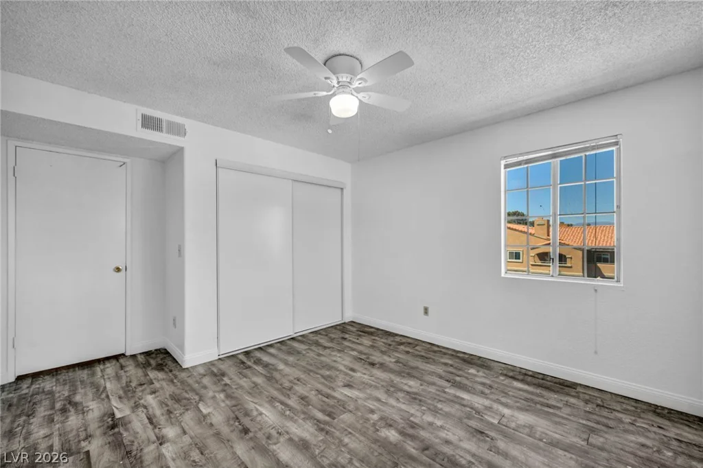 220 Mission Newport, Las Vegas, NV 89107