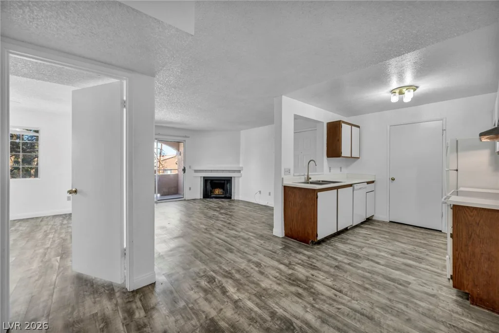 220 Mission Newport, Las Vegas, NV 89107