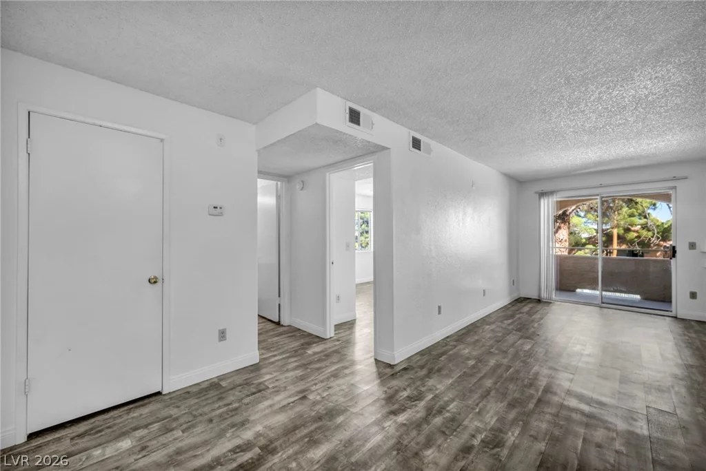 220 Mission Newport, Las Vegas, NV 89107