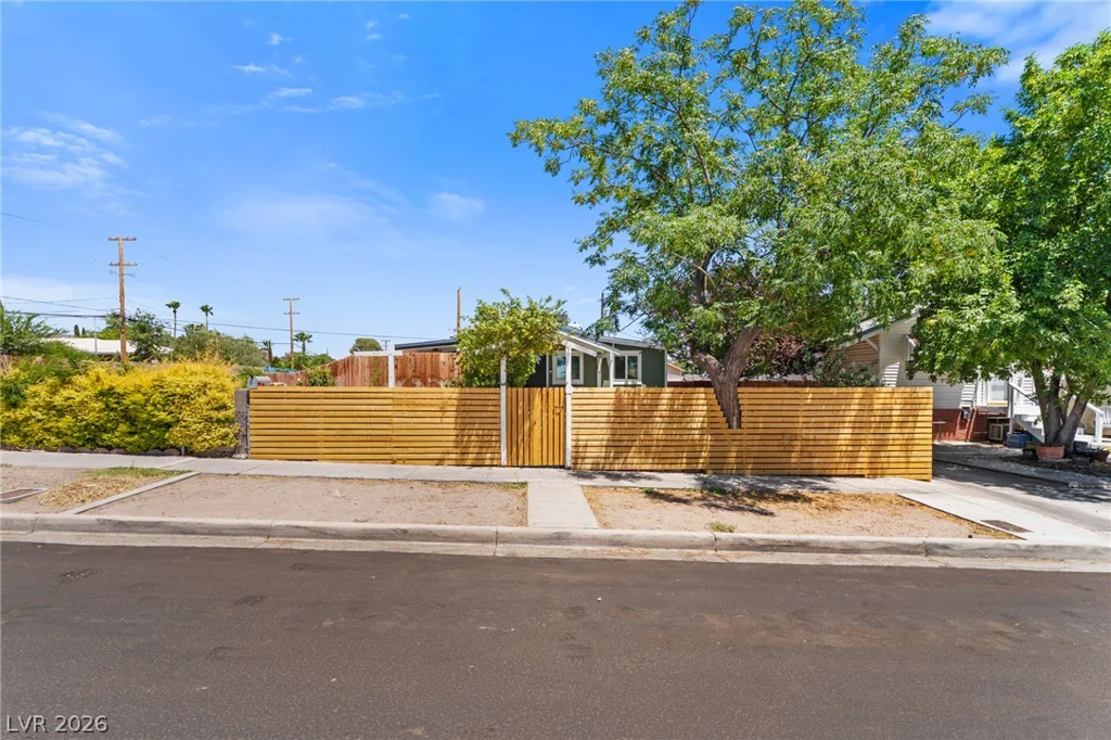 605 L, Boulder City, NV 89005