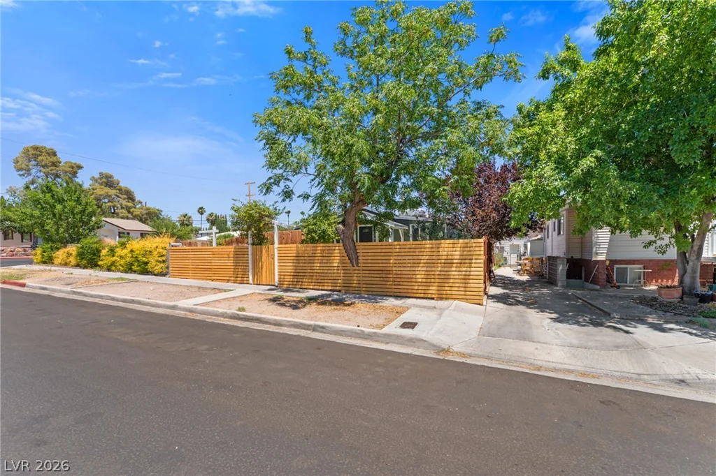 605 L, Boulder City, NV 89005